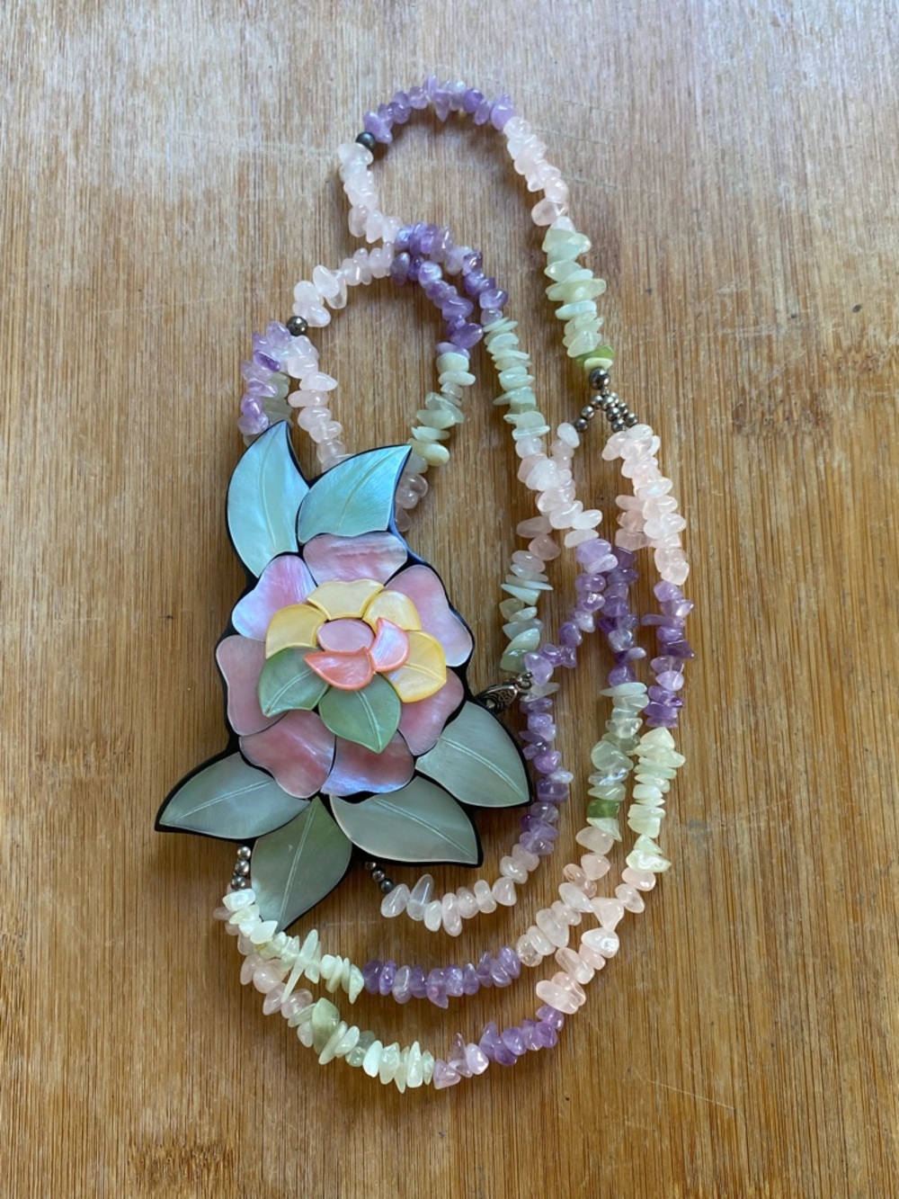 Vtg Lee Sands Mother of Pearl Inlay Flower Necklace with Natural Gemstones - Picture 13 of 16